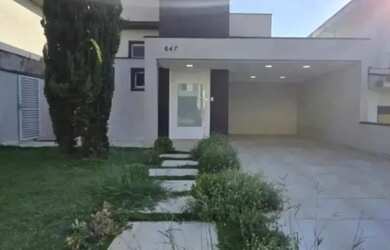 Imagem: A casa em condomínio possui 4 Dormitórios, 4 Banheiros, 4