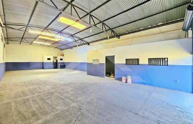 Imagem: O depósito possui 202m² de Área e está localizado em Campos