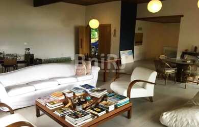 Imagem: A casa em condomínio possui 3 Dormitórios, 3 Banheiros, 2