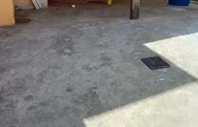 Imagem: A casa possui 4 Dormitórios, 2 Banheiros, 3 Vagas na garagem