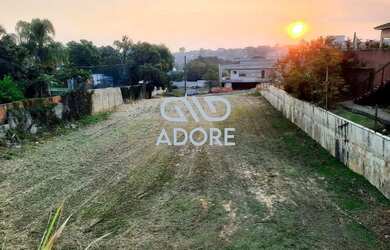 Imagem: O terreno à venda possui e está localizado em Parque Village