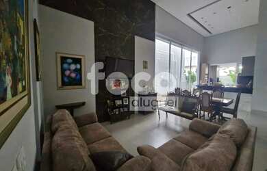 Imagem: A casa em condomínio possui 3 Dormitórios, 4 Banheiros, 4