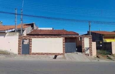 Imagem: A casa à venda possui 2 Dormitórios, 1 Banheiro, 5 Vagas na