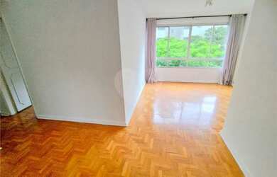 Imagem: O apartamento possui 3 Dormitórios, 2 Banheiros, 2 Vagas na