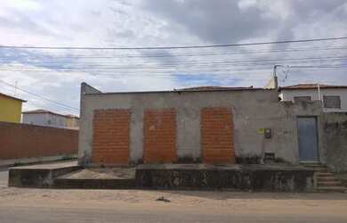 Imagem: A casa possui 2 Dormitórios, 2 Banheiros e está localizado
