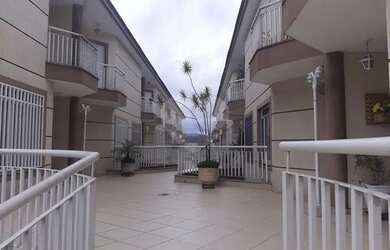 Imagem: A casa em condomínio possui 3 Dormitórios, 3 Banheiros, 2