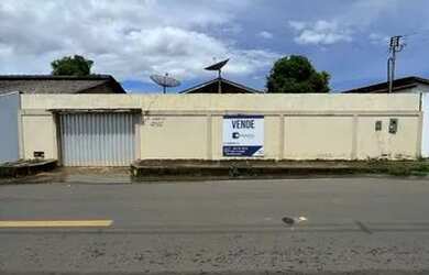 Imagem: A casa possui 2 Dormitórios e está localizado em Centro