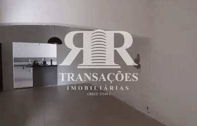 Imagem: A casa possui 3 Dormitórios, 3 Banheiros, 2 Vagas na garagem