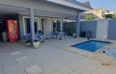 Imagem: A casa em condomínio possui 3 Dormitórios, 1 Banheiro, 2 Vagas