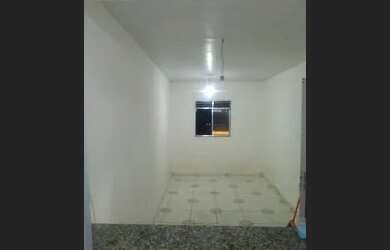 Imagem: A casa possui 1 Dormitório, 1 Banheiro e está localizado