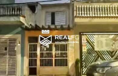 Imagem: A casa possui 3 Dormitórios, 1 Banheiro, 1 Vaga na garagem