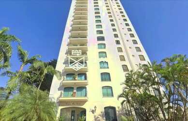 Imagem: A casa possui 4 Dormitórios, 1 Banheiro, 3 Vagas na garagem