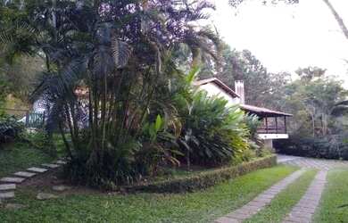 Imagem: A casa possui 5 Dormitórios, 5 Banheiros, 1 Vaga na garagem