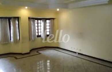 Imagem: A casa possui 3 Dormitórios, 2 Banheiros, 3 Vagas na garagem