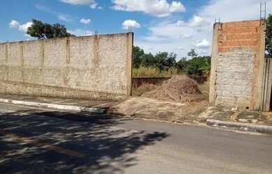 Imagem: O terreno possui 435m² de Área e está localizado em Jardim