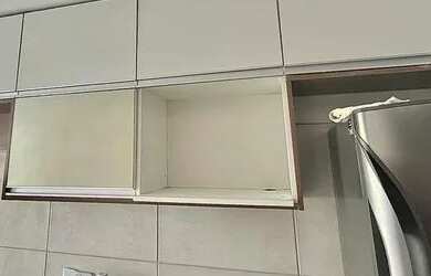 Imagem: O apartamento possui 2 Dormitórios, 1 Banheiro, 1 Vaga na garagem