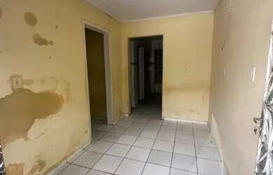 Imagem: A casa possui 2 Dormitórios, 1 Banheiro, 32m² de Área e