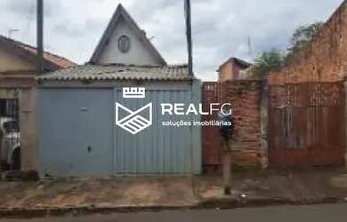 Imagem: A casa possui 2 Dormitórios, 1 Banheiro, 54m² de Área e