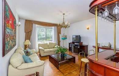 Imagem: A casa em condomínio possui 4 Dormitórios, 4 Banheiros, 4