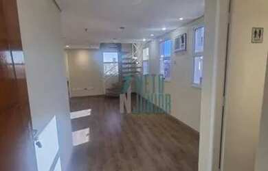 Imagem: O depósito possui 3 Vagas na garagem e 120m² de Área e está