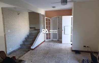 Imagem: A casa em condomínio possui 4 Dormitórios, 4 Banheiros, 2