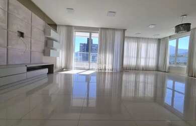 Imagem: O apartamento possui 3 Dormitórios, 5 Banheiros, 2 Vagas na