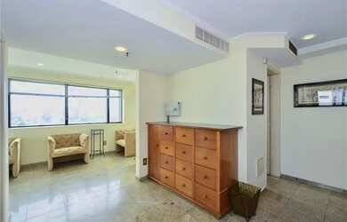 Imagem: O depósito possui 2 Vagas na garagem e 85m² de Área e está