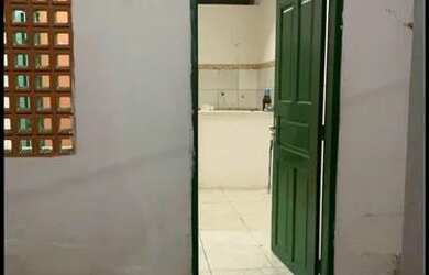 Imagem: A casa possui 2 Dormitórios, 1 Banheiro e está localizado