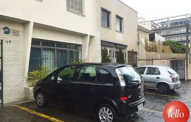 Imagem: A casa possui 3 Dormitórios, 5 Banheiros, 5 Vagas na garagem