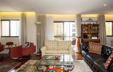 Imagem: O apartamento possui 4 Dormitórios, 5 Banheiros, 3 Vagas na