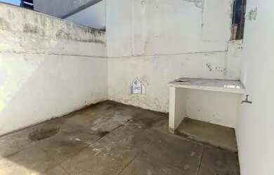 Imagem: A casa possui 4 Dormitórios, 3 Banheiros, 2 Vagas na garagem