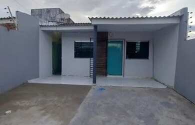 Imagem: A casa possui 2 Dormitórios, 1 Banheiro, 2 Vagas na garagem