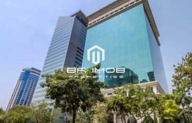 Imagem: O depósito possui 5 Vagas na garagem, 1.200m² de Área e