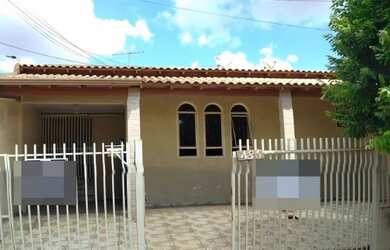 Imagem: A casa possui 2 Dormitórios, 2 Banheiros, 1 Vaga na garagem