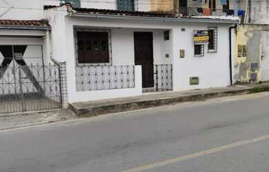 Imagem: A casa possui 3 Dormitórios, 2 Banheiros, 90m² de Área e