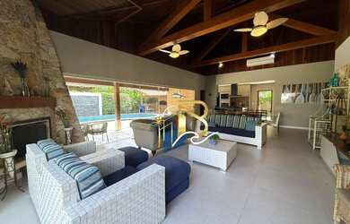 Imagem: A casa possui 5 Dormitórios, 5 Banheiros, 350m² de Área e