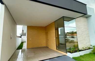 Imagem: A casa em condomínio possui 3 Dormitórios, 2 Banheiros e 112m²