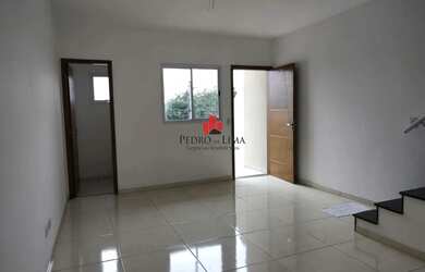 Imagem: A casa possui 3 Dormitórios, 2 Banheiros, 2 Vagas na garagem