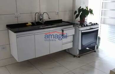 Imagem: A casa possui 2 Dormitórios, 1 Banheiro, 2 Vagas na garagem