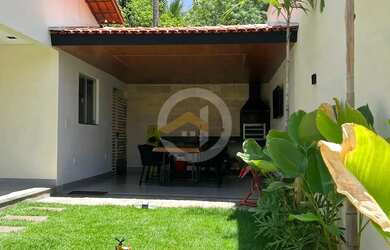 Imagem: A casa possui 2 Dormitórios, 2 Banheiros, 3 Vagas na garagem