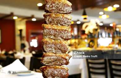 Imagem: O depósito possui 5 Vagas na garagem, 250m² de Área e está