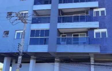 Imagem: O apartamento possui 3 Dormitórios, 1 Banheiro, 2 Vagas na