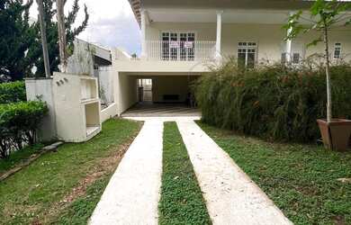 Imagem: A casa em condomínio possui 4 Dormitórios, 3 Banheiros, 4