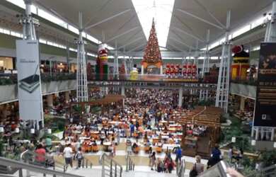 Imagem: O depósito possui 5 Vagas na garagem e 97m² de Área e está