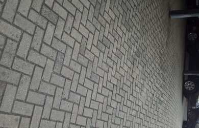 Imagem: O depósito possui 5 Vagas na garagem e 90m² de Área e está