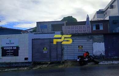 Imagem: A casa possui 4 Dormitórios, 3 Banheiros, 2 Vagas na garagem