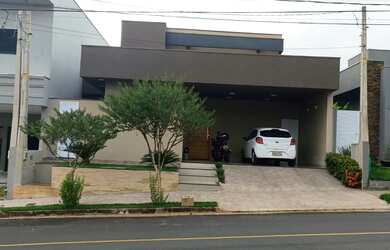 Imagem: A casa em condomínio possui 3 Dormitórios, 3 Banheiros, Imóvel