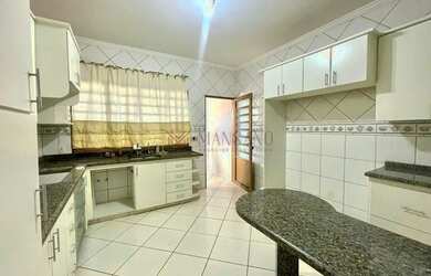 Imagem 4: Casa para venda com 250 m² e 3 quartos em Jardim Terra Branca, Bauru - SP