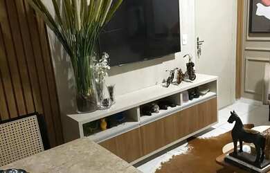 Imagem: O apartamento possui 2 Dormitórios, 1 Banheiro, 1 Vaga na garagem