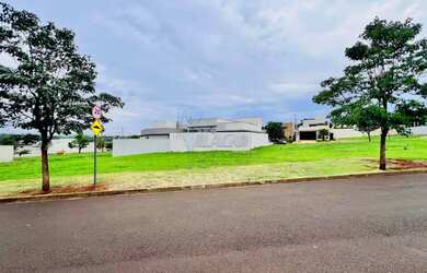 Imagem: O terreno possui 257m² de Área e está localizado em Reserva